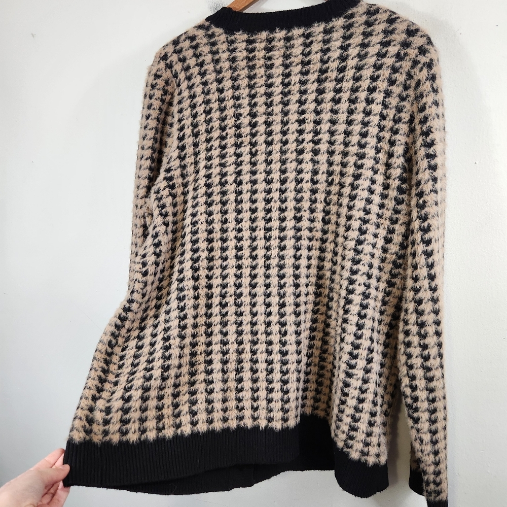 Tahari Black and Tan Checkered Cardigan - Picture 6 of 7